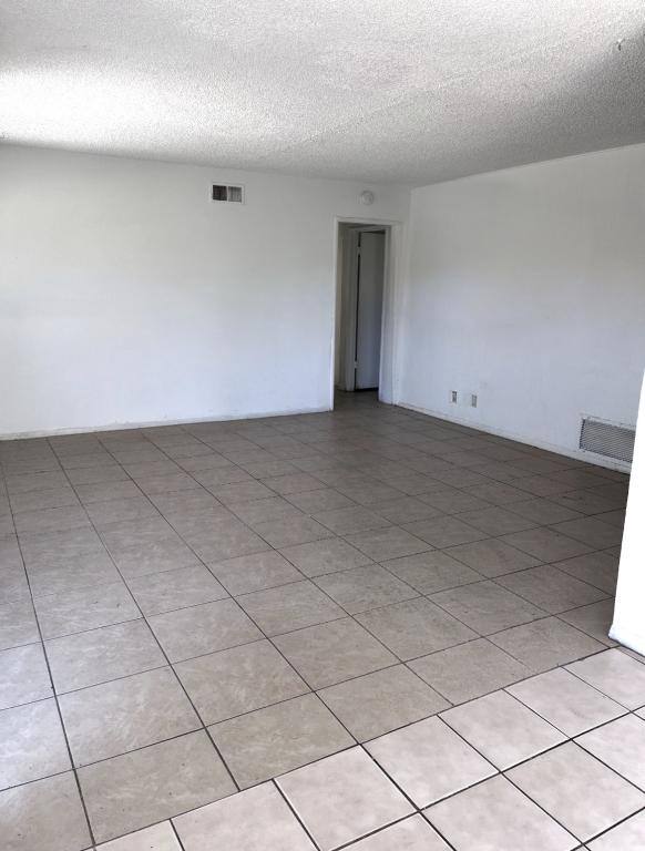 House for rent at 38532 33rd St E, Palmdale, CA 93550