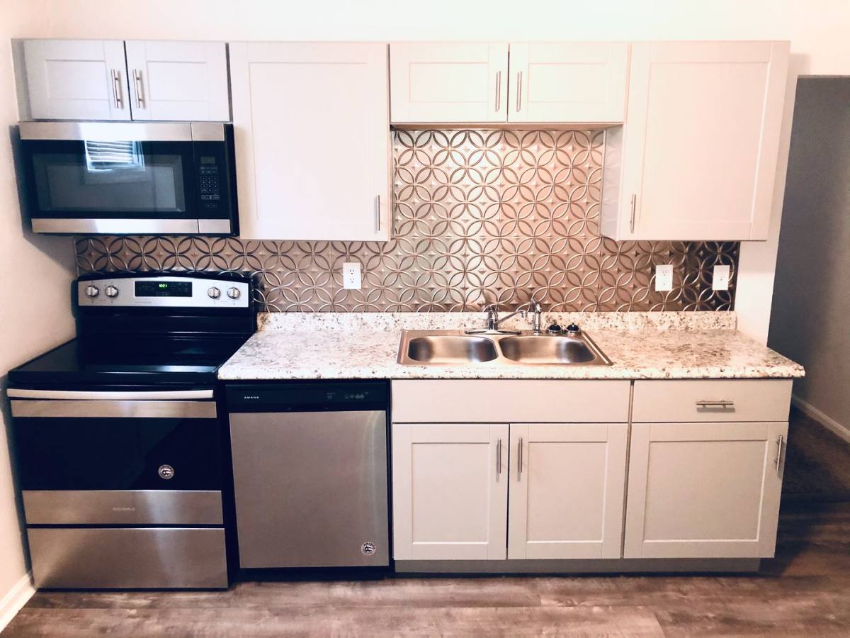 Apartment for rent at 2104-2106 W Delaware St, Evansville, IN 47720