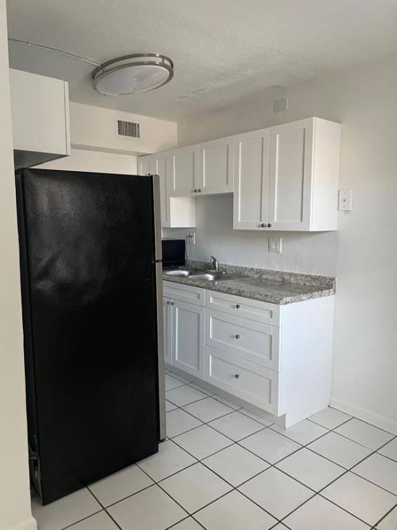 Apartment for rent at 374 Sunshine Dr #K2, Pompano Beach, FL 33066