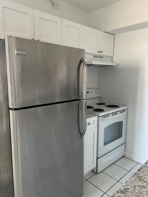 Apartment for rent at 374 Sunshine Dr #K2, Pompano Beach, FL 33066