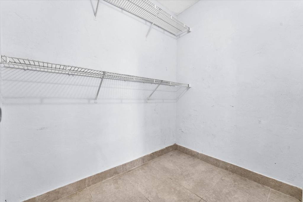 Apartment for rent at 374 Sunshine Dr #K3, Pompano Beach, FL 33066