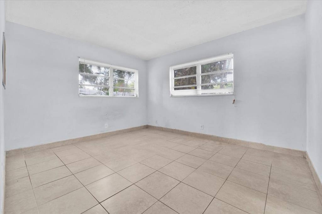 Apartment for rent at 374 Sunshine Dr #K3, Pompano Beach, FL 33066