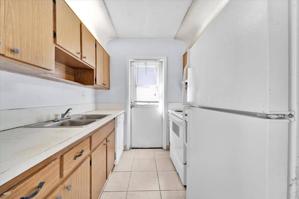 Apartment for rent at 374 Sunshine Dr #K3, Pompano Beach, FL 33066