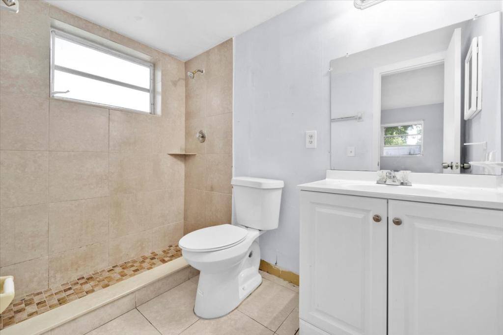 Apartment for rent at 374 Sunshine Dr #K3, Pompano Beach, FL 33066