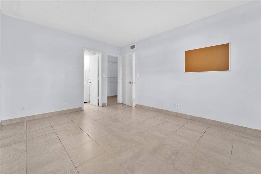 Apartment for rent at 374 Sunshine Dr #K3, Pompano Beach, FL 33066