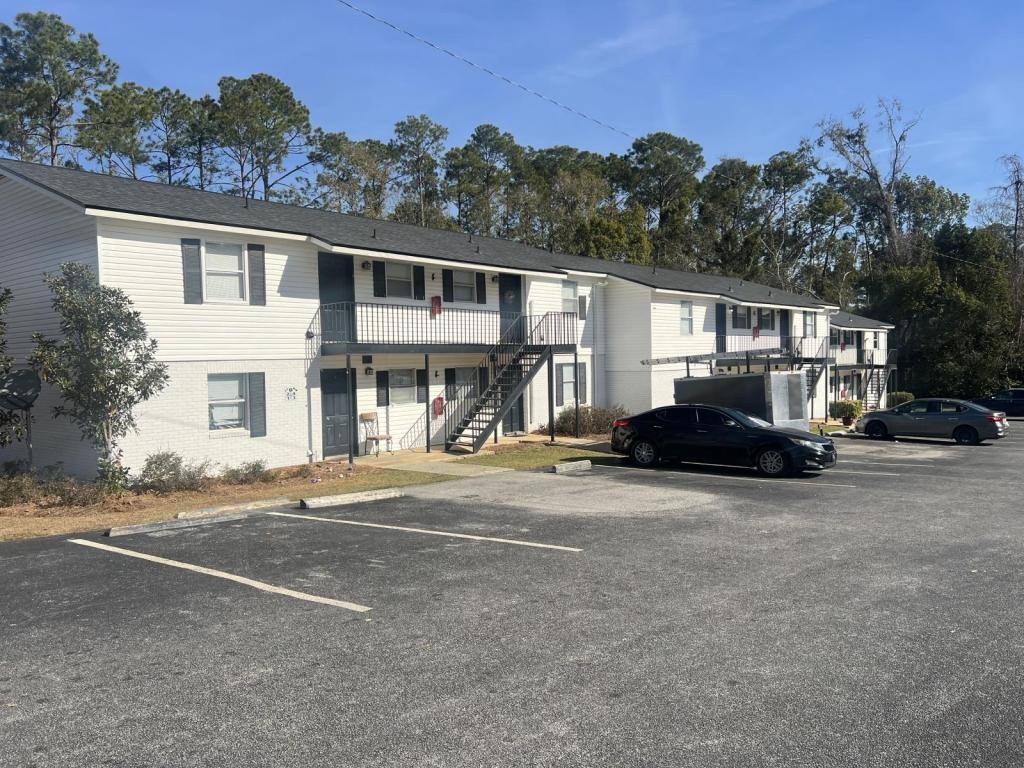 Apartment for rent at 500 N McDonald Ave, Douglas, GA 31533
