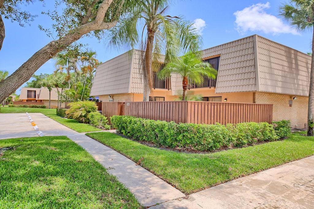 Apartment for rent at 5731 57th Way, West Palm Beach, FL 33409