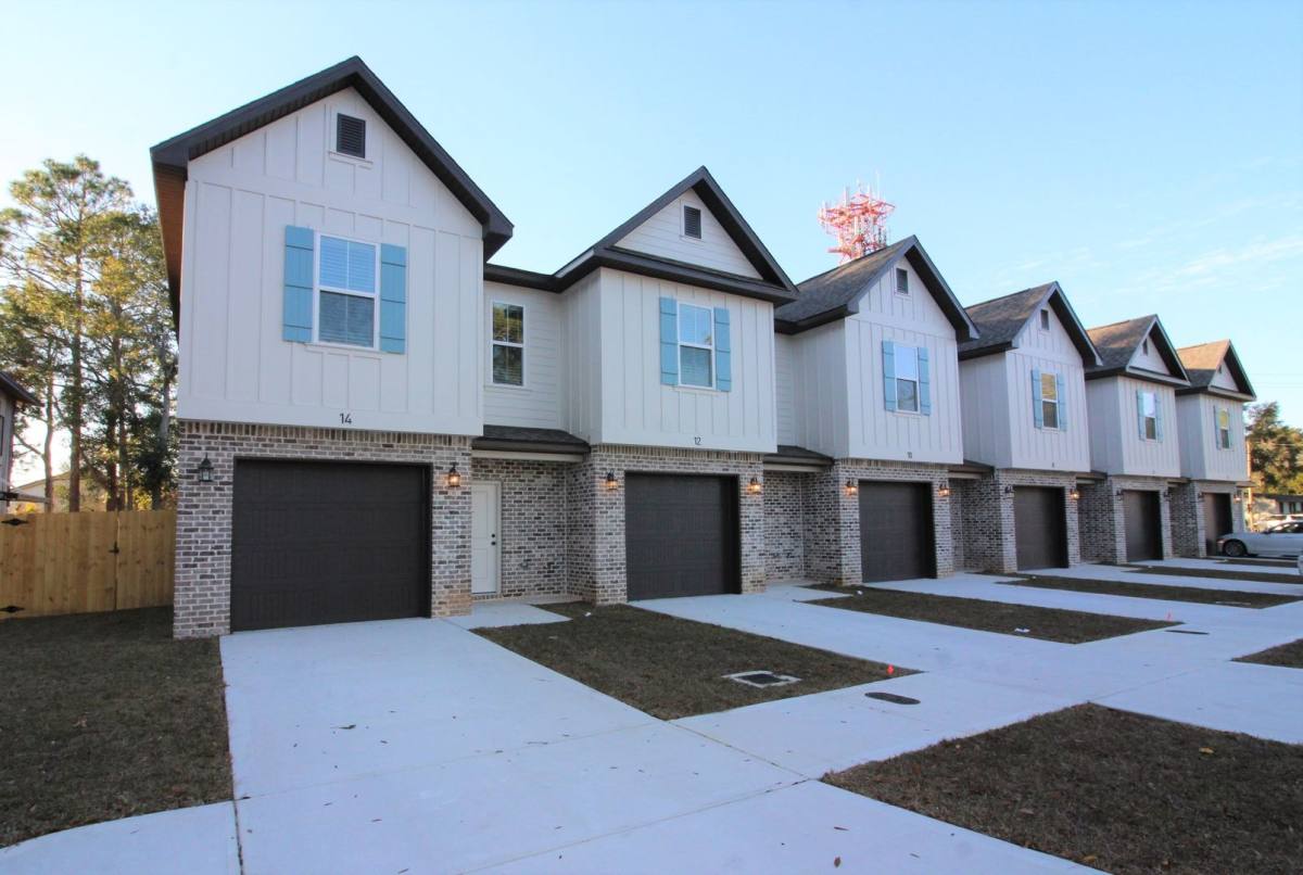 Townhouse for rent at 14 Alder Ave SE, Fort Walton Beach, FL 32548