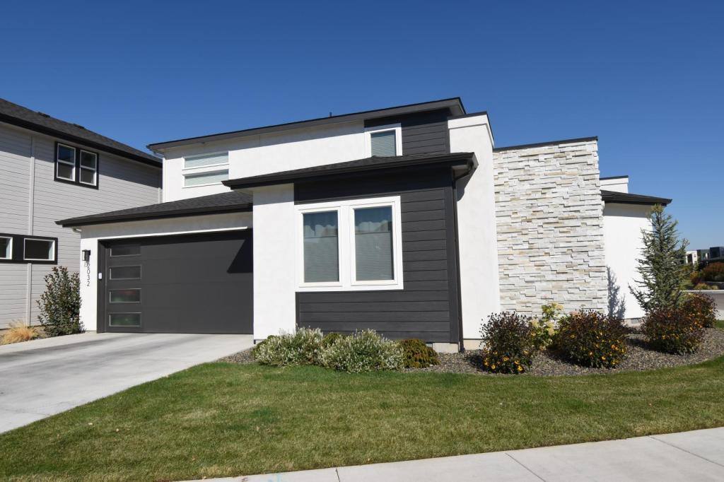 House for rent at 2032 E Presidential Dr, Meridian, ID 83642