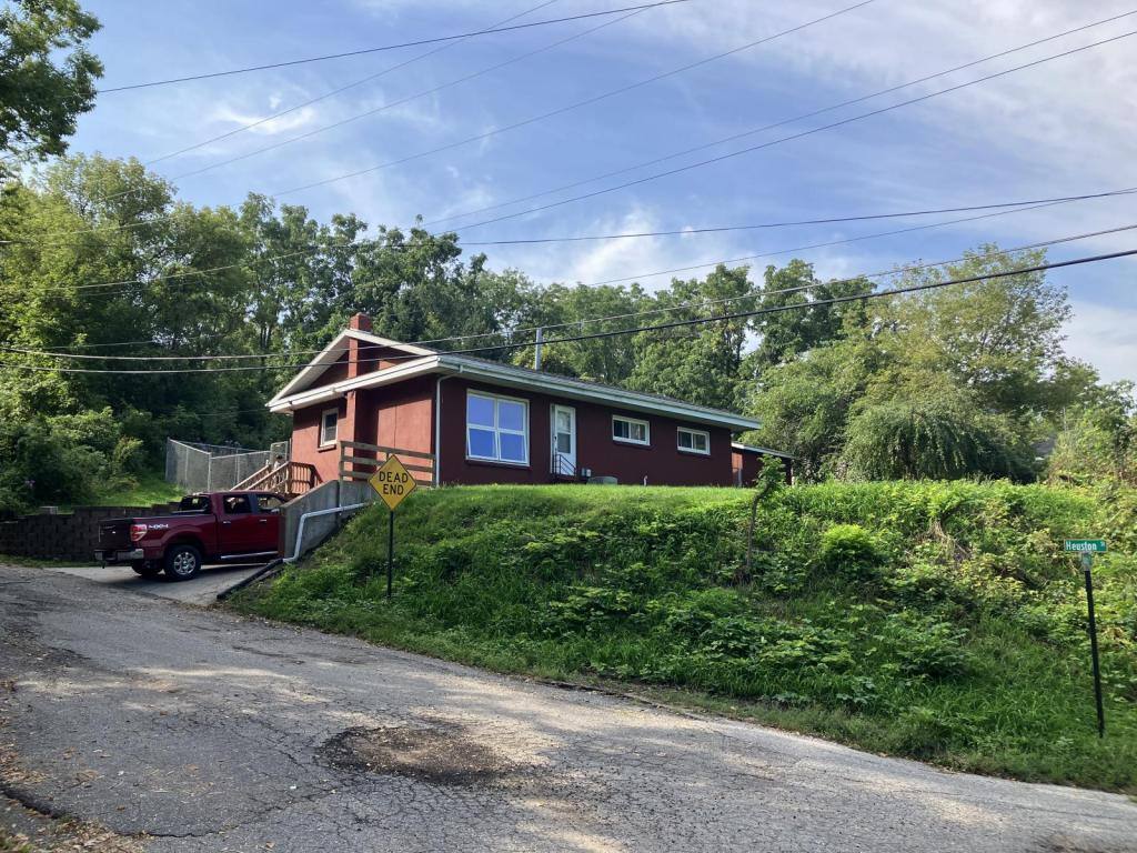 House for rent at 16591 Heuston Rd, Galesville, WI 54630