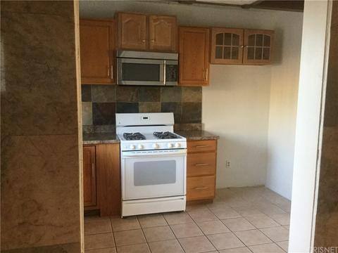 Townhouse for rent at 43611 Stanridge Ave, Lancaster, CA 93535