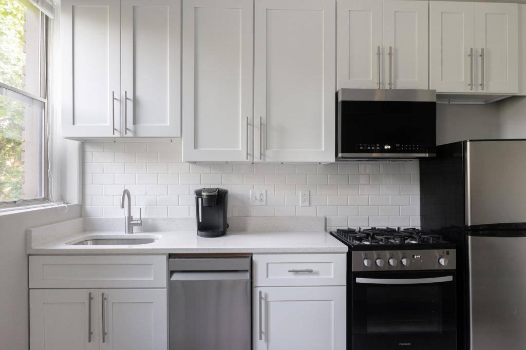 Apartment for rent at 2800 Connecticut Ave NW #202, Washington, DC 20008