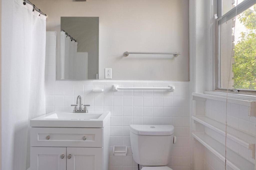Apartment for rent at 2800 Connecticut Ave NW #202, Washington, DC 20008