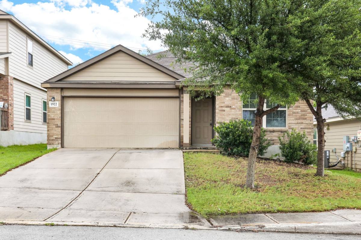 House for rent at 1922 Marbach Woods, San Antonio, TX 78245