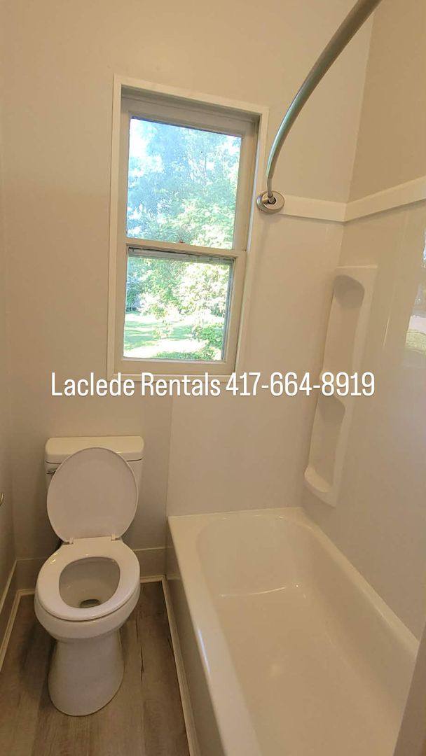 House for rent at 325 W 2nd St, Lebanon, MO 65536