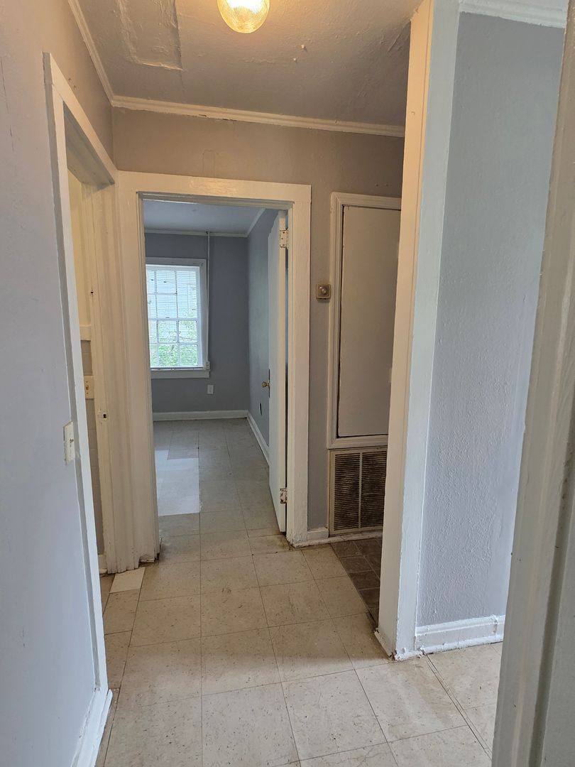 House for rent at 1127 Avalon Ave, Albany, GA 31707