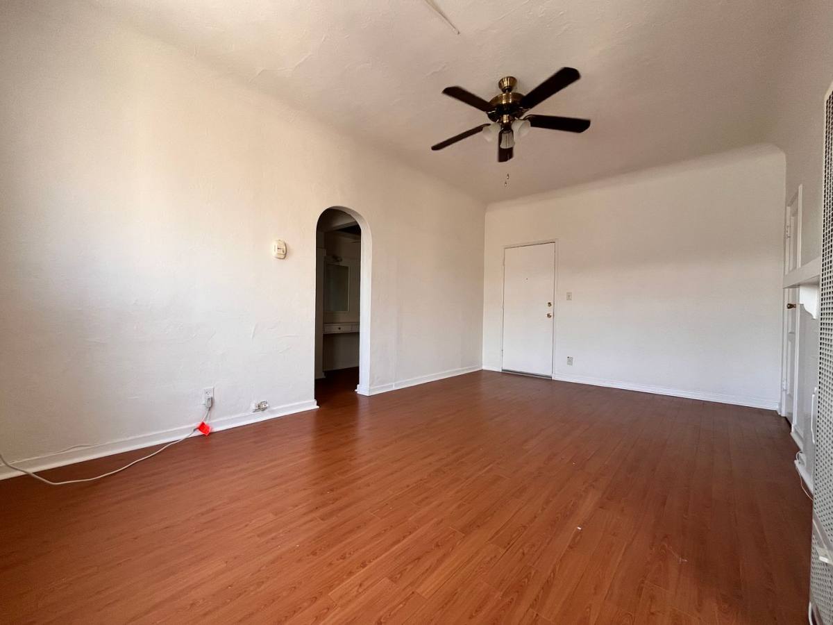 Apartment for rent at 512 N Alexandria Ave, Los Angeles, CA 90004
