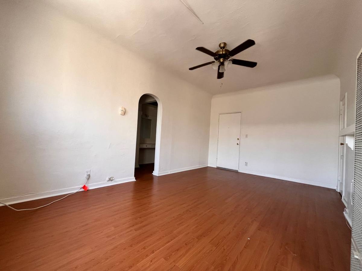 Apartment for rent at 512 N Alexandria Ave, Los Angeles, CA 90004