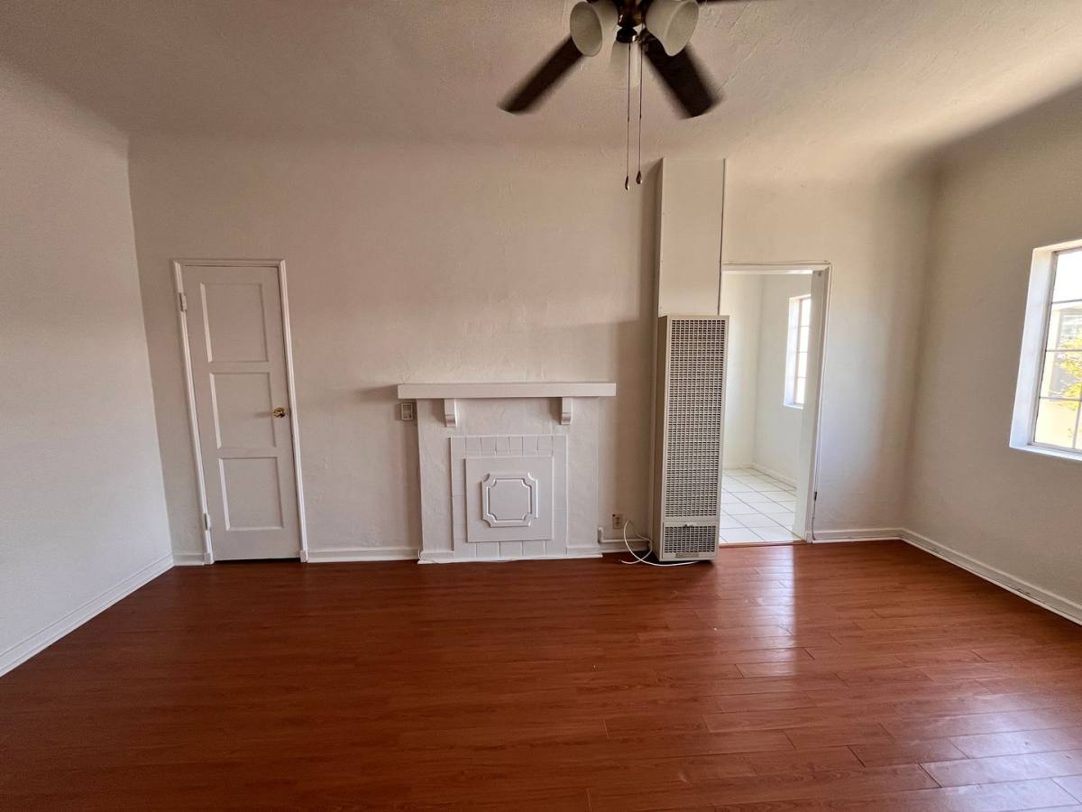 Apartment for rent at 512 N Alexandria Ave, Los Angeles, CA 90004