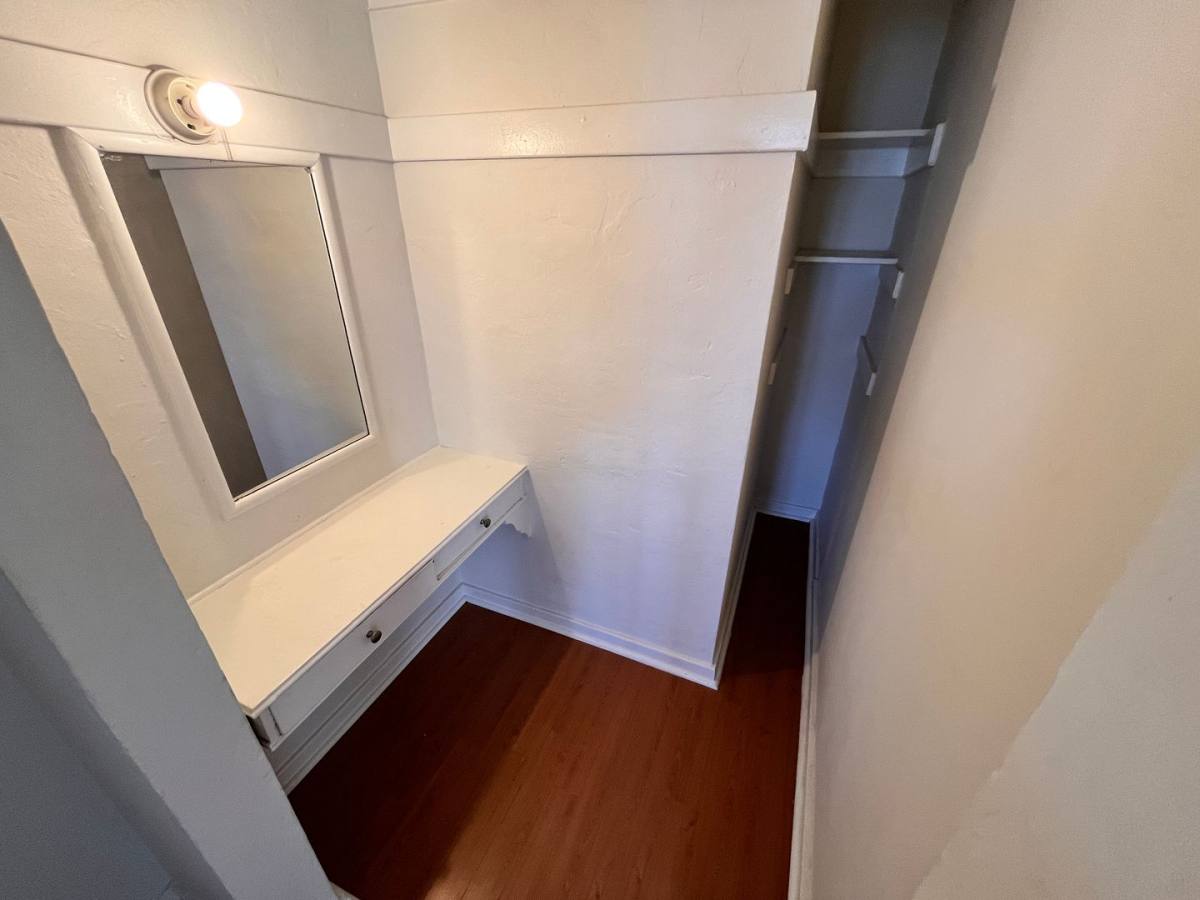 Apartment for rent at 512 N Alexandria Ave, Los Angeles, CA 90004