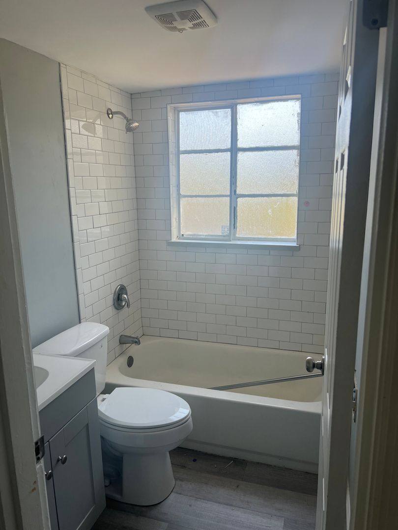 Apartment for rent at 1155 Linda Vista Ave, Dayton, OH 45405