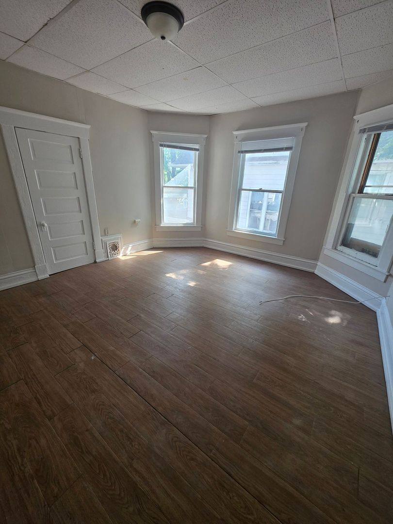 Apartment for rent at 617 W Springfield, Champaign, IL 61820