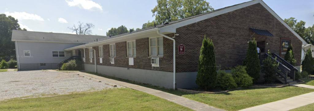 Apartment for rent at 418 W Webster St #14, Benton, IL 62812