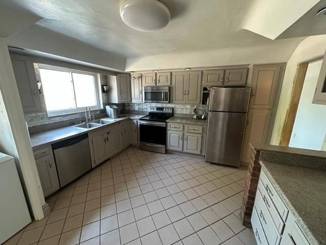 Apartment for rent at 3704 E Lake Rd, Erie, PA 16511