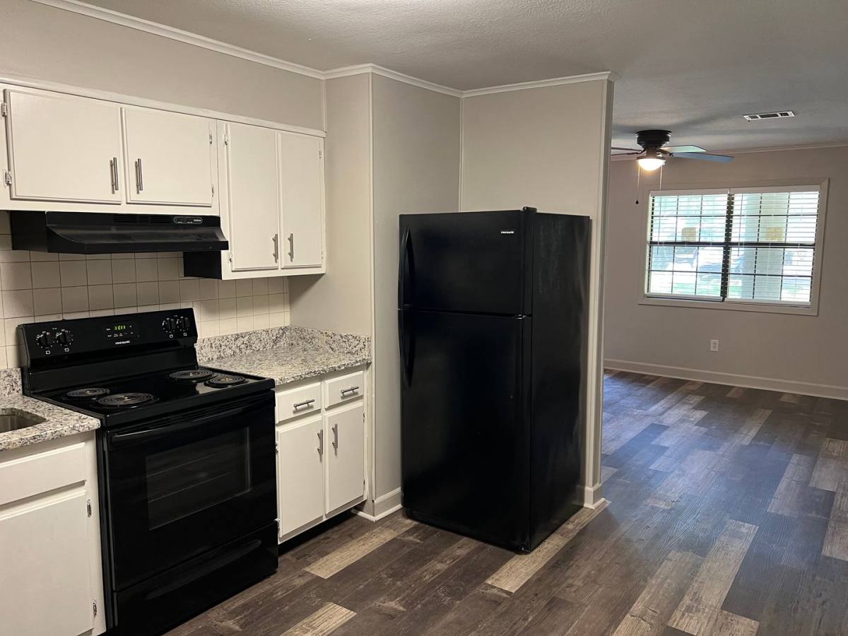 Apartment for rent at 406-408 Rogers, Jonesboro, AR 72401