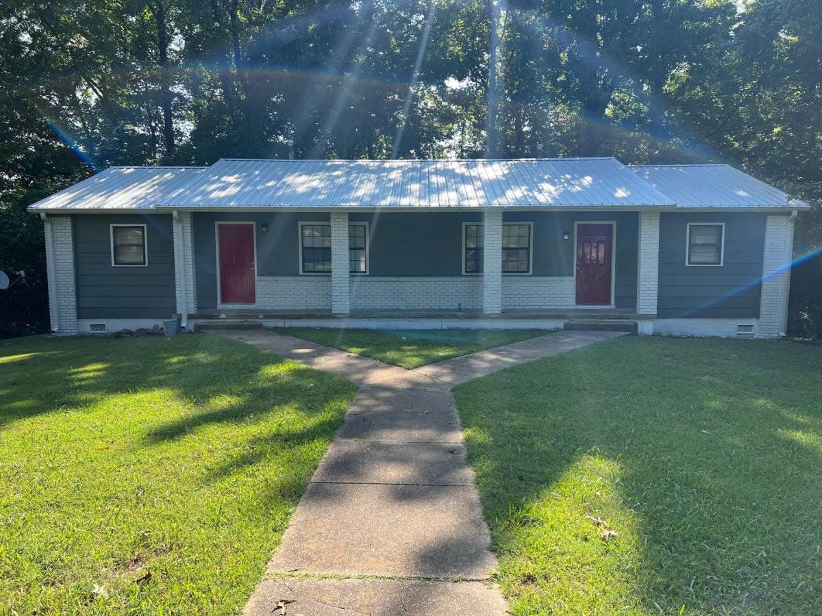Apartment for rent at 406-408 Rogers, Jonesboro, AR 72401
