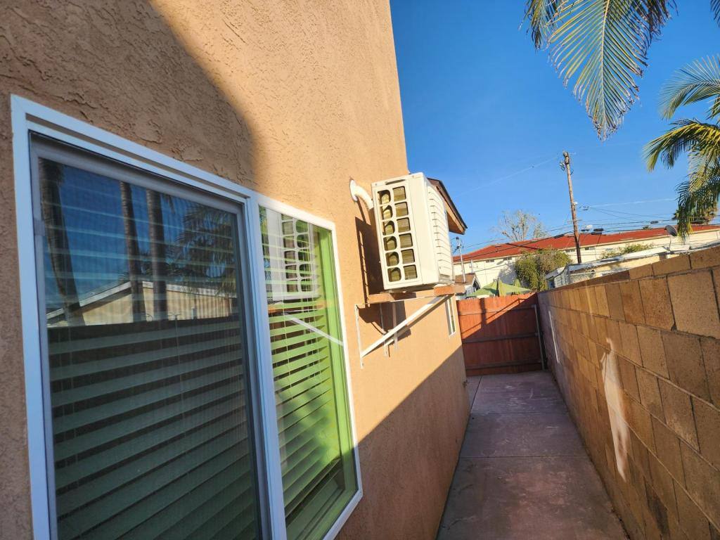 House for rent at 4890 Doliva Dr, San Diego, CA 92117