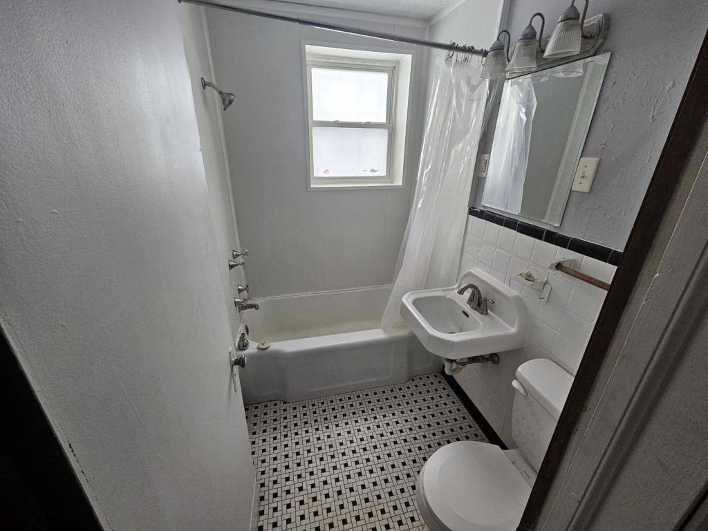 Apartment for rent at 168 4th Ave #D, Montgomery, WV 25136