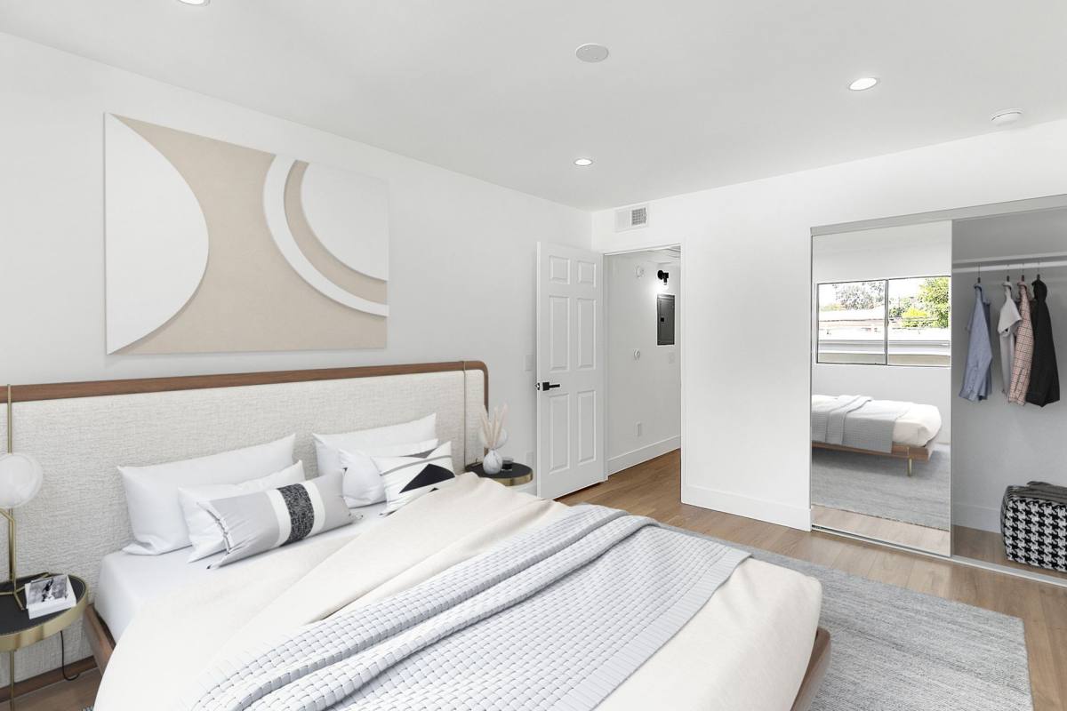 Apartment for rent at 12420 Woodgreen St, Los Angeles, CA 90066