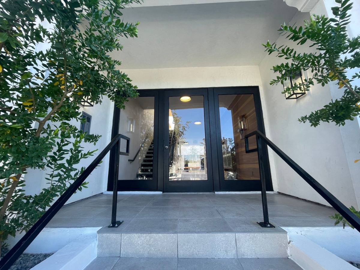 Apartment for rent at 12420 Woodgreen St, Los Angeles, CA 90066