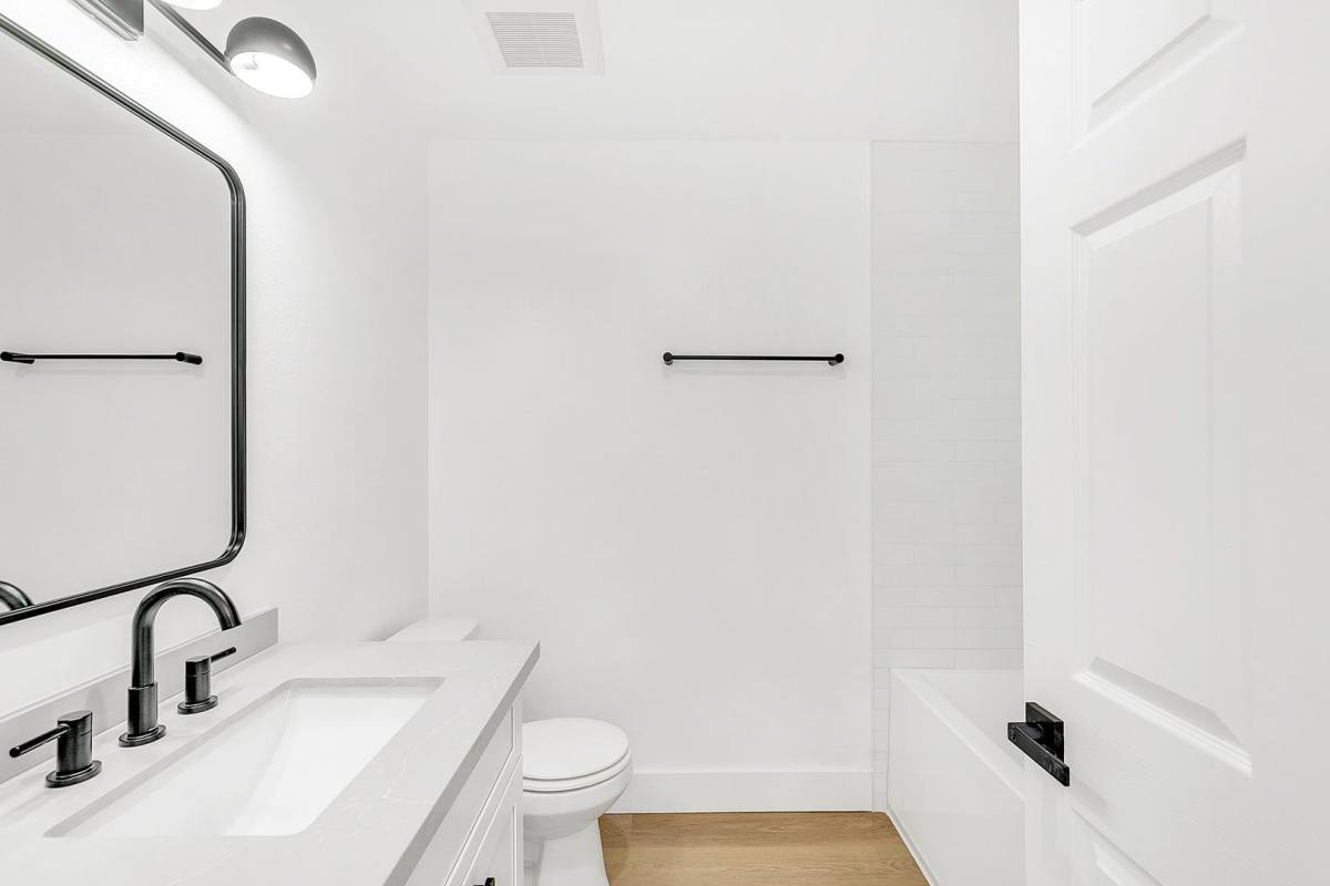 Apartment for rent at 12420 Woodgreen St, Los Angeles, CA 90066