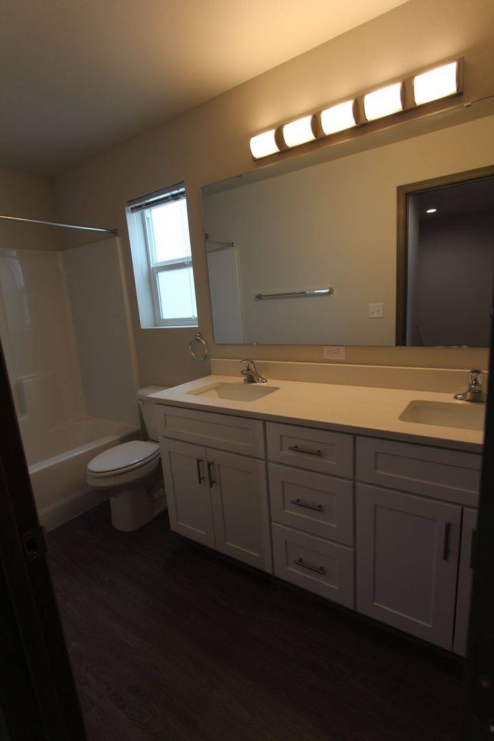 Apartment for rent at 1035-1037 Greenfield Dr, Cheney, WA 99004