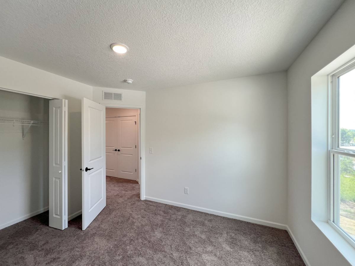 Townhouse for rent at 3983 Creek Hill Dr, Bettendorf, IA 52722