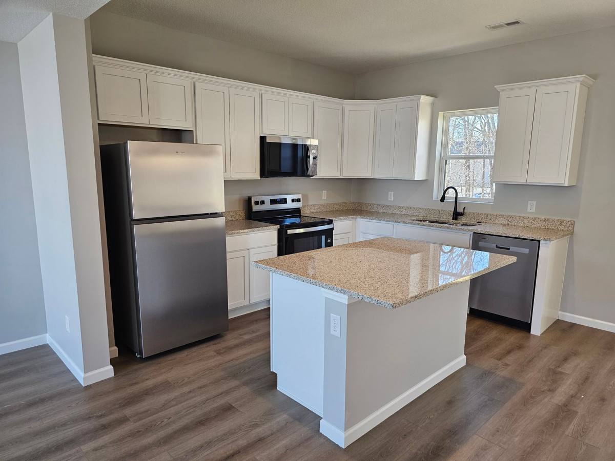 Townhouse for rent at 3983 Creek Hill Dr, Bettendorf, IA 52722