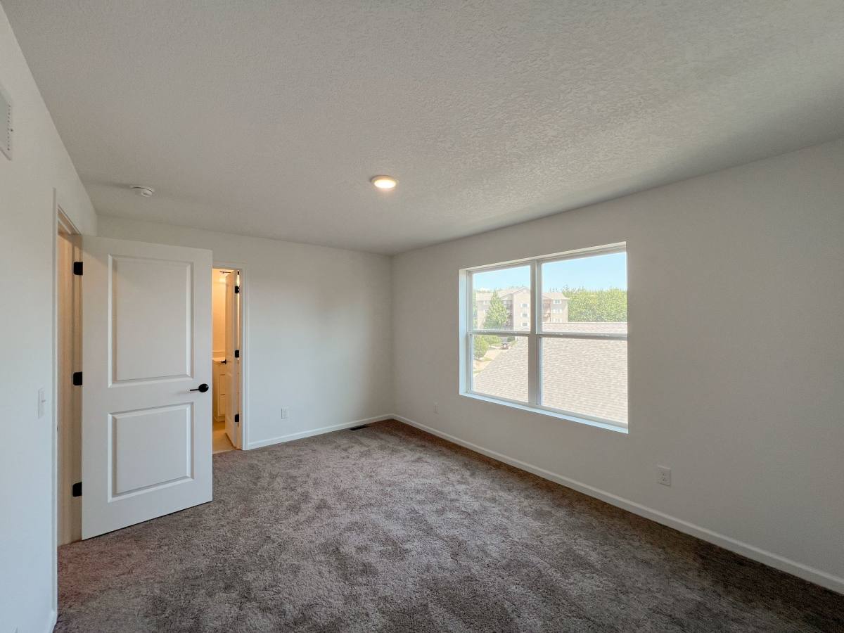 Townhouse for rent at 3983 Creek Hill Dr, Bettendorf, IA 52722