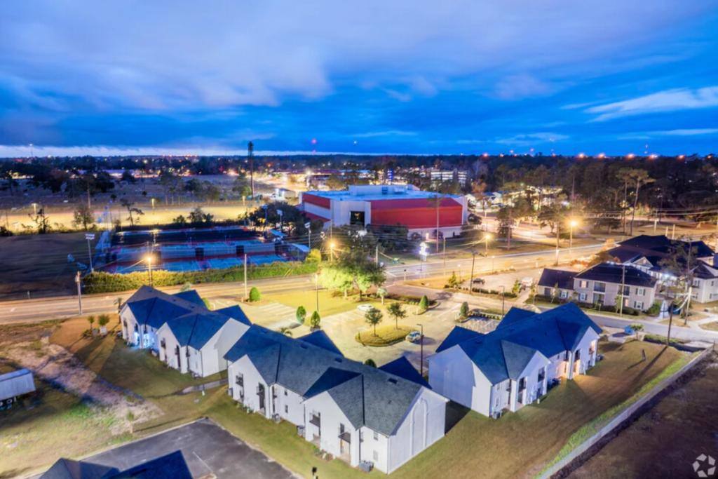 Apartment for rent at 310 Baytree Rd, Valdosta, GA 31602