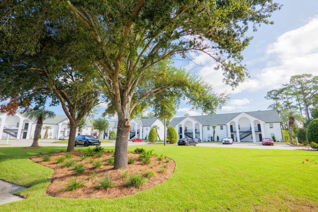Apartment for rent at 310 Baytree Rd, Valdosta, GA 31602