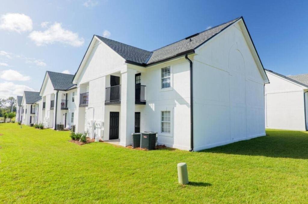 Apartment for rent at 310 Baytree Rd, Valdosta, GA 31602