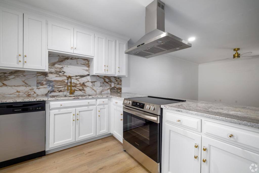 Apartment for rent at 310 Baytree Rd, Valdosta, GA 31602