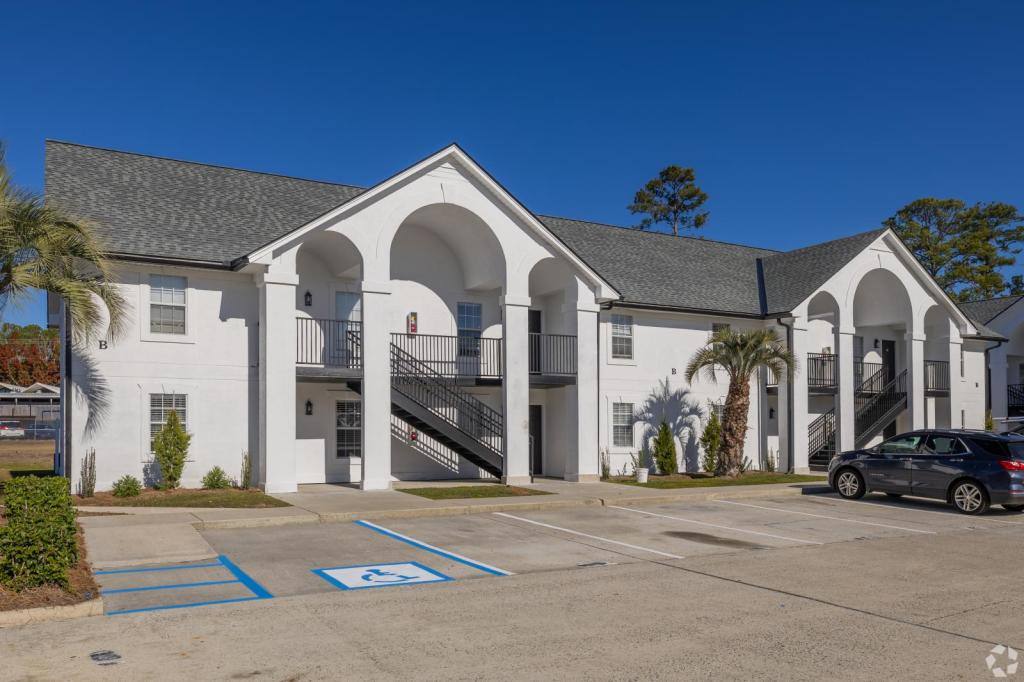 Apartment for rent at 310 Baytree Rd, Valdosta, GA 31602