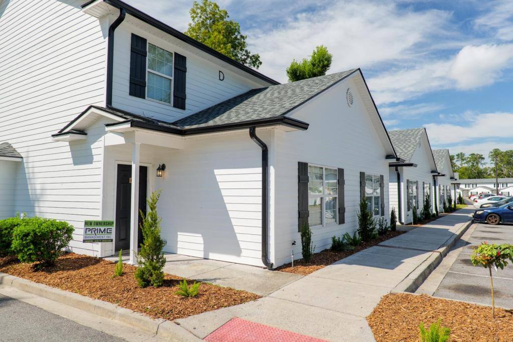 Townhouse for rent at 1412 Sustella Ave, Valdosta, GA 31601