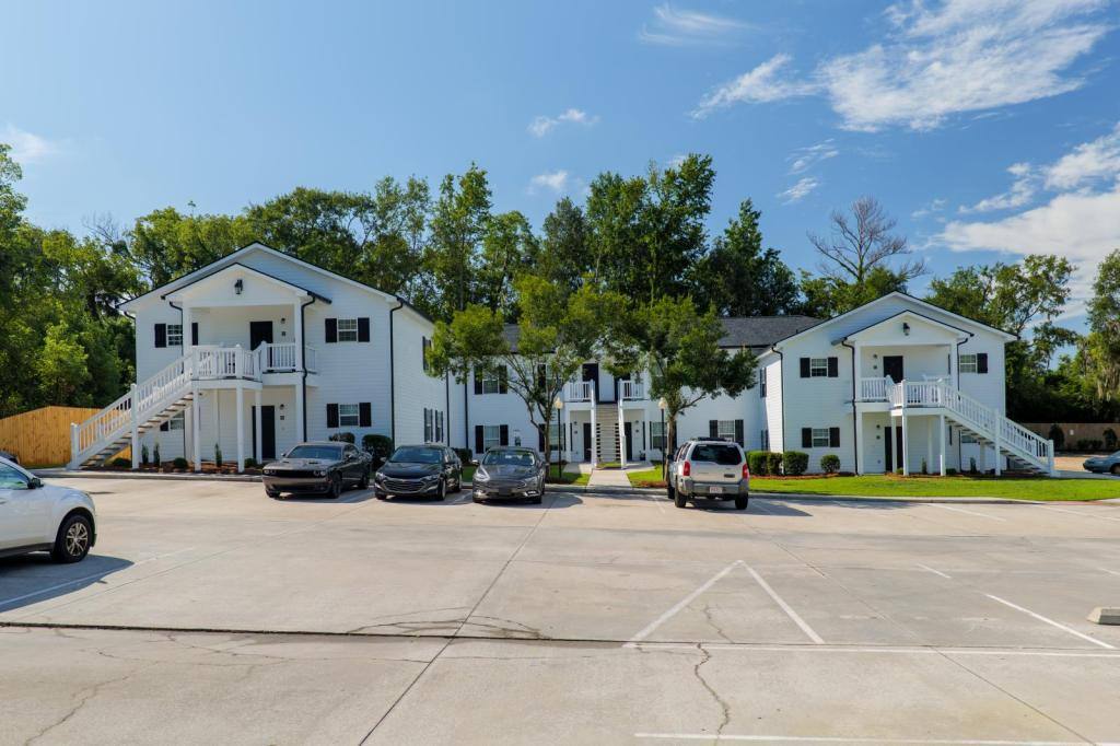 Apartment for rent at 407 W Mary St, Valdosta, GA 31601