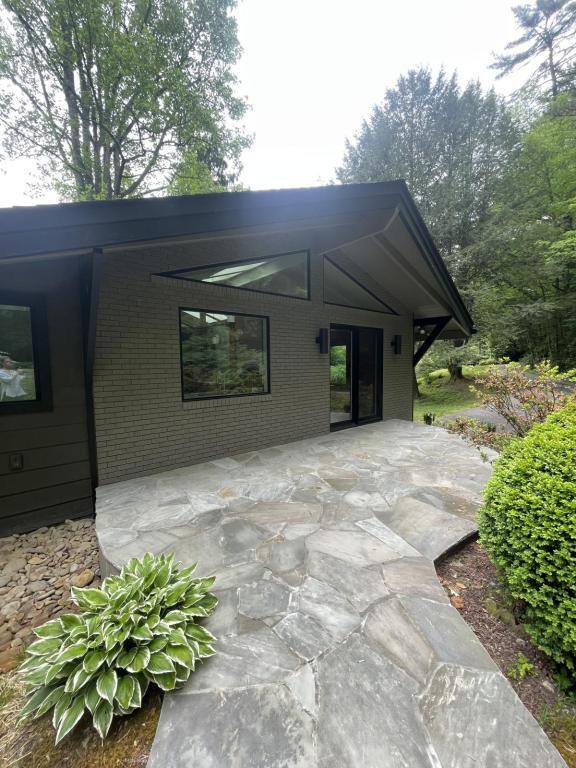 House for rent at 154 Greenwood Lane, Brevard, NC 28712