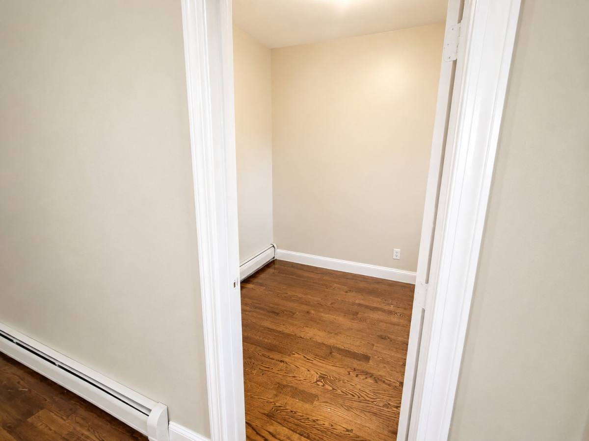 Apartment for rent at 203 N 15th St #3, East Orange, NJ 07017