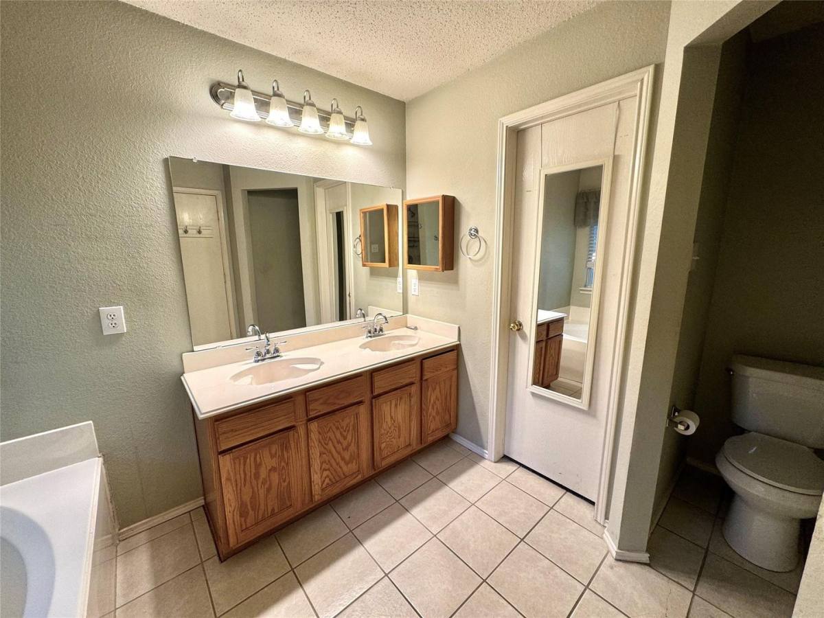 House for rent at 1012 Margaret Dr, McKinney, TX 75071