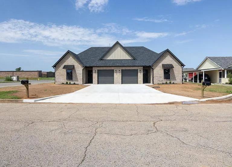 Apartment for rent at 4 Emerald Court, Shawnee, OK 74804